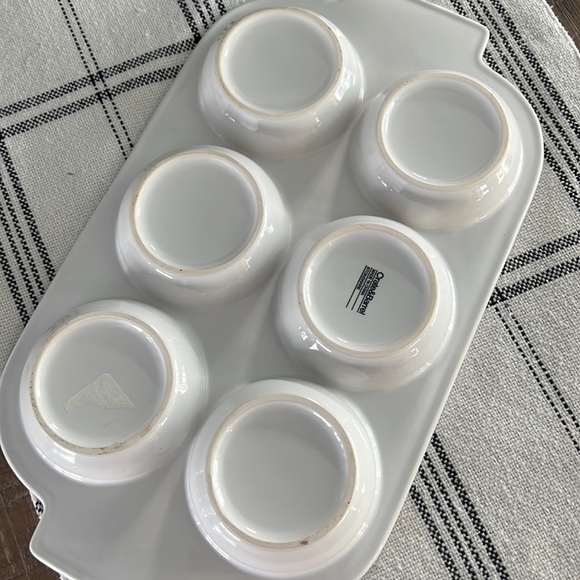 White Crate& barrel stoneware dish - Picture 3 of 5